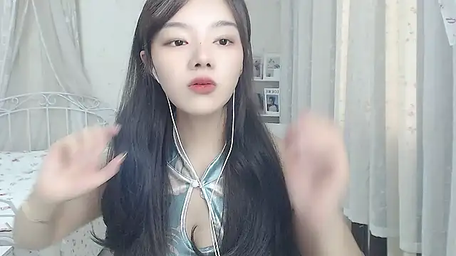 Snapshot of Jenny-Z chatting on 05.28.26 Jenny-Z online show from 05.28.26