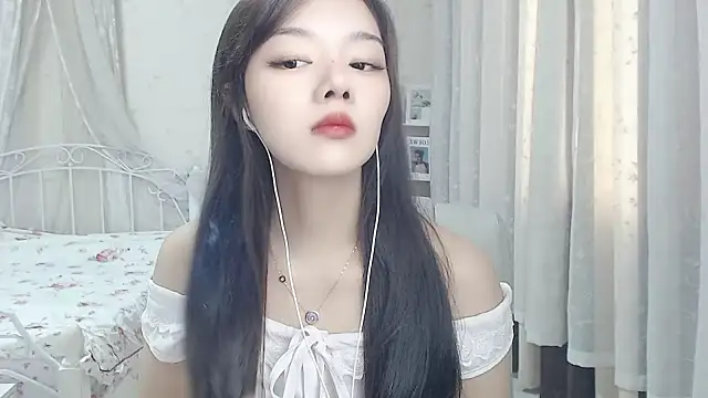 Snapshot of Jenny-Z chatting on 05.30.26 Jenny-Z online show from 05.30.26