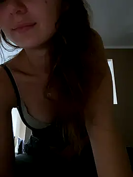 QuitieLia online show from 10.26.25