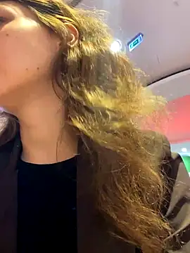 QuitieLia online show from 11.05.25