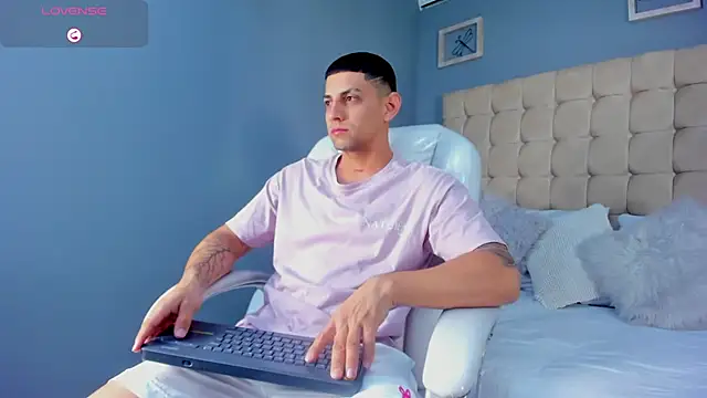 Alex cute77 online show from 09.10.25