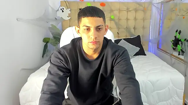 Alex cute77 online show from 10.22.25