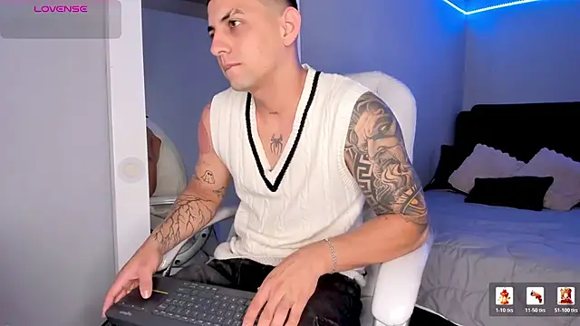 Snapshot of Alex_cute77 chatting on 06.20.26 Alex cute77 online show from 06.20.26