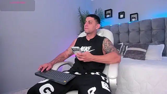 Snapshot of Alex_cute77 chatting on 07.20.26 Alex cute77 online show from 07.20.26