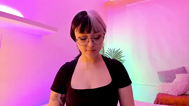 Gloomydoll online show from 11.14.25