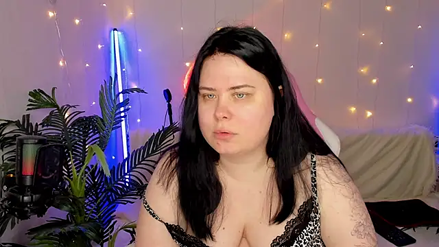 Akemi BBW online show from 12.17.24