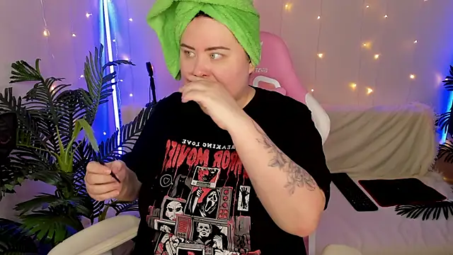 Akemi BBW online show from 12.18.24