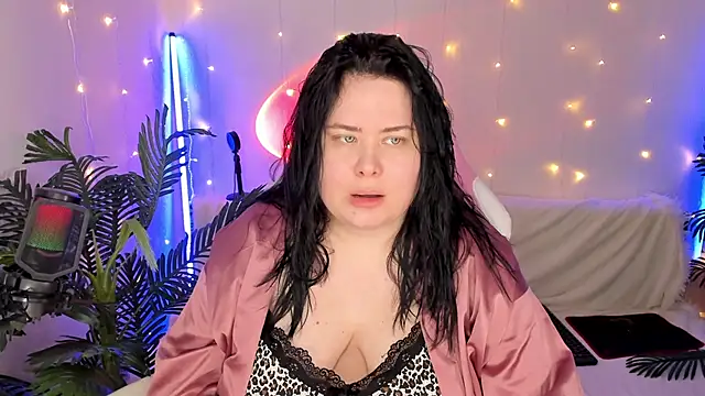 Akemi BBW online show from 12.20.24