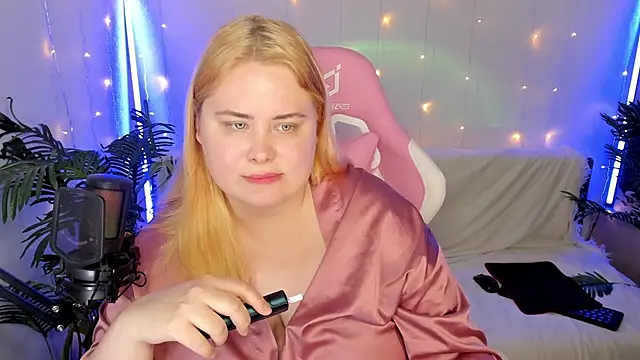 Akemi BBW online show from 01.20.25