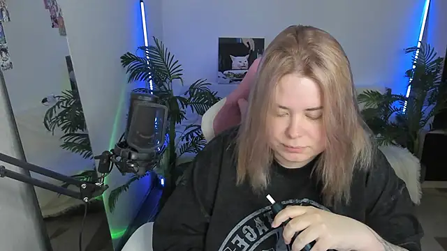 Akemi BBW online show from 02.28.25