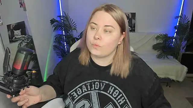 Akemi BBW online show from 03.04.25