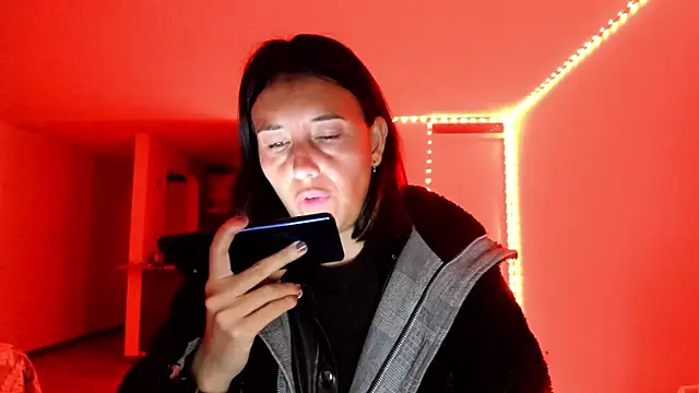 Snapshot of zoe_jeane_beker chatting on 02.20.25 zoe jeane beker online show from 02.20.25