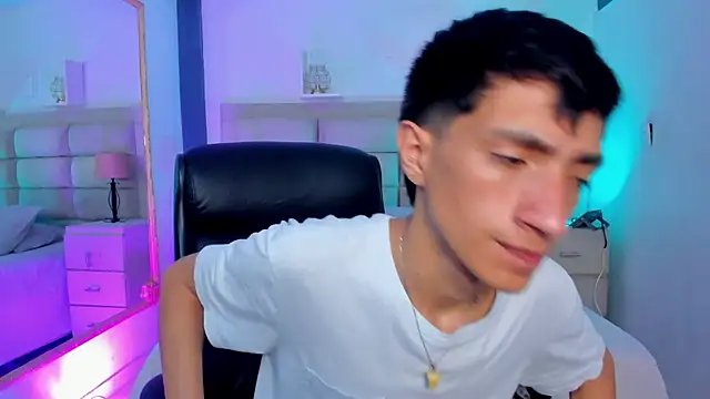 DereckCooperr online show from 10.06.25