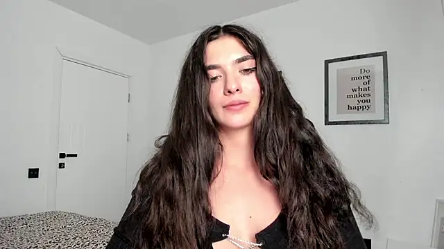 PortraitMarie online show from 02.04.25