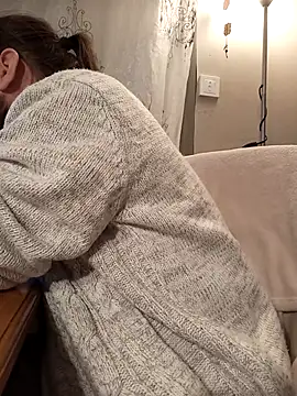 teekoine1 online show from 10.17.25