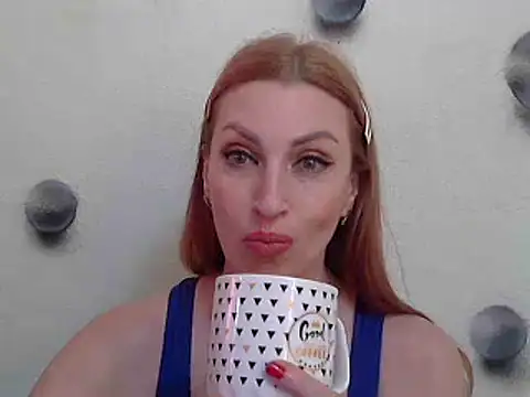 Snapshot of Jillian_Pattie chatting on 12.20.24 Jillian Pattie online show from 12.20.24