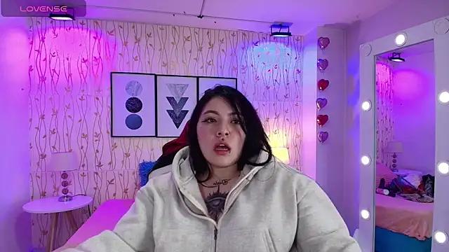 Snapshot of Isa_reel chatting on 01.14.25 Isa reel online show from 01.14.25