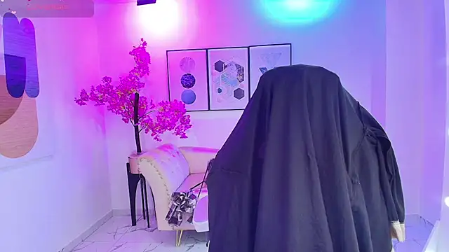 Snapshot of Isa_reel chatting on 10.03.25 Isa reel online show from 10.03.25