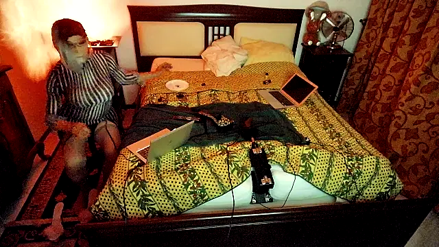 CharlotteVixxens online show from 04.07.26