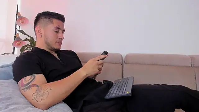 Snapshot of Chriskyle_ chatting on 12.04.24 Chriskyle  online show from 12.04.24