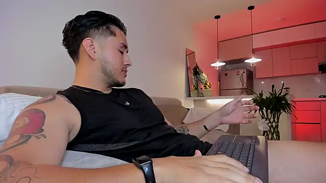 Snapshot of Chriskyle_ chatting on 09.18.25 Chriskyle  online show from 09.18.25