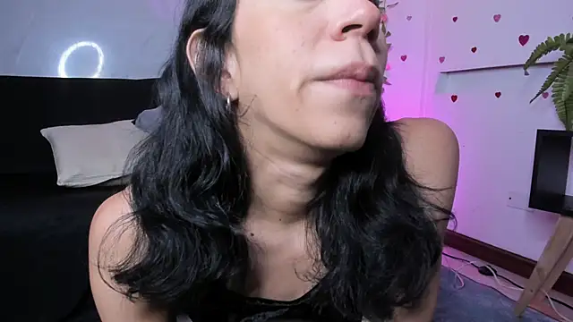 AdammClark1 online show from 02.25.25