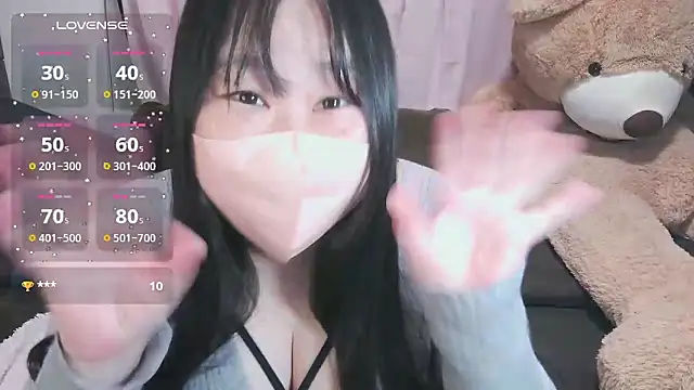 Snapshot of yuinyan3150 chatting on 05.14.26 yuinyan3150 online show from 05.14.26