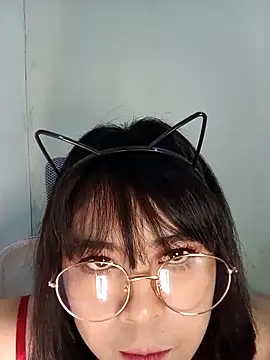 Snapshot of Chall_mee chatting on 10.22.25 Chall mee online show from 10.22.25