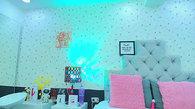 JulietaReyess online show from 11.15.25