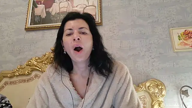 Snapshot of StunnigArt chatting on 03.31.26 StunnigArt online show from 03.31.26