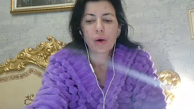 Snapshot of StunnigArt chatting on 04.15.26 StunnigArt online show from 04.15.26