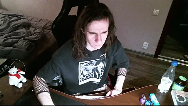 izilizi 23 online show from 02.14.25