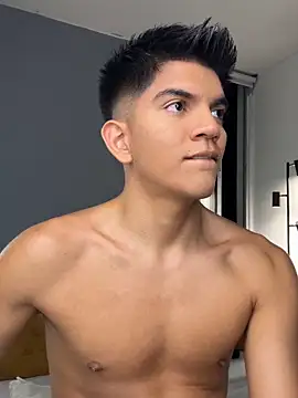 santiago 01 online show from 11.23.25