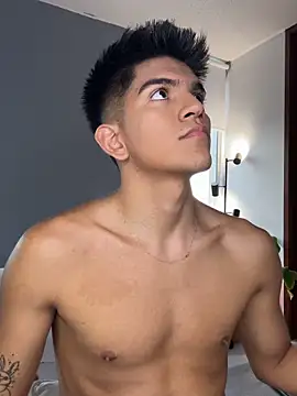 santiago 01 online show from 12.19.25