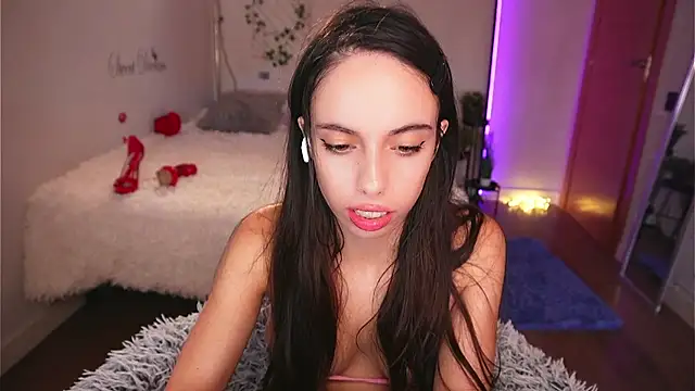 Dayna Nebula online show from 10.12.25