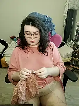 Snapshot of DenisHailey chatting on 12.08.24 DenisHailey online show from 12.08.24