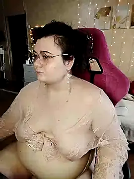 Snapshot of DenisHailey chatting on 02.01.25 DenisHailey online show from 02.01.25