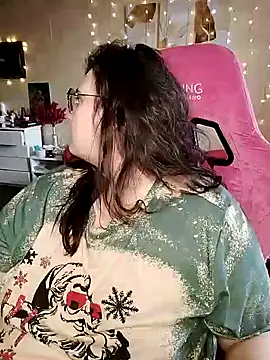 Snapshot of DenisHailey chatting on 02.03.25 DenisHailey online show from 02.03.25