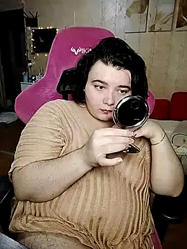 Snapshot of DenisHailey chatting on 09.13.25 DenisHailey online show from 09.13.25