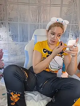 NaomiShimizu online show from 12.15.25