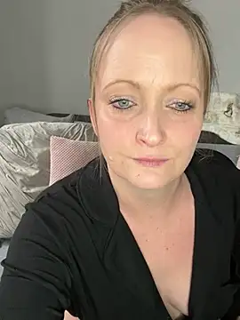 HoneyBluex online show from 03.14.25