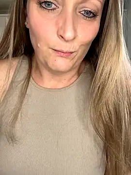 HoneyBluex online show from 09.25.25