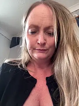 HoneyBluex online show from 03.20.26