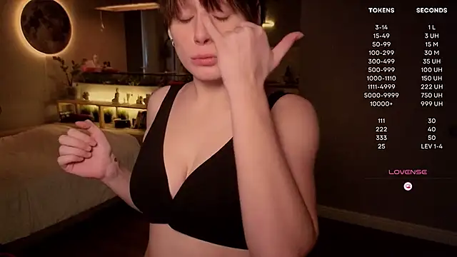 moon deity  online show from 10.13.25