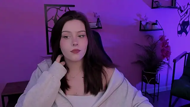 CoralineKeyns online show from 12.17.24