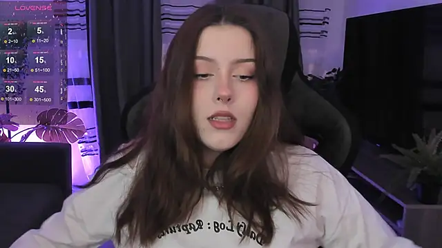 CoralineKeyns online show from 02.25.25