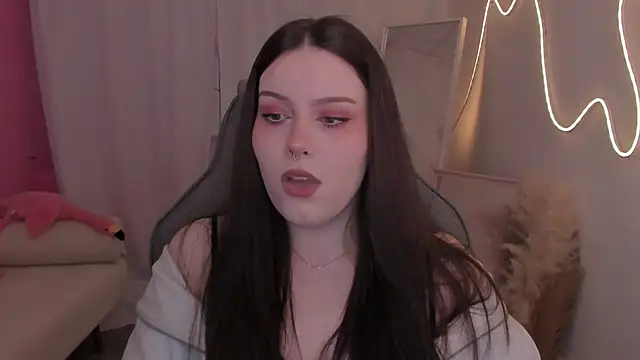 CoralineKeyns online show from 02.04.26