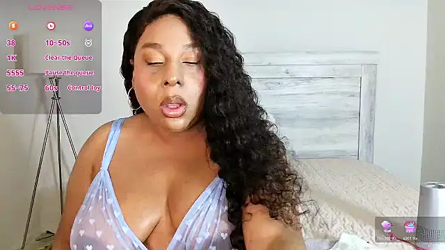 Snapshot of Carmen_Cream chatting on 04.16.26 Carmen Cream online show from 04.16.26