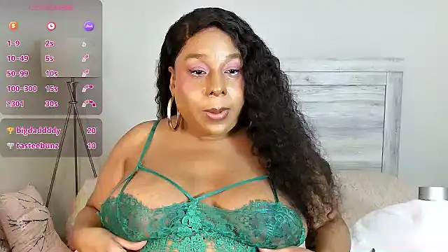 Snapshot of Carmen_Cream chatting on 06.14.26 Carmen Cream online show from 06.14.26