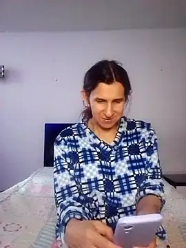 Snapshot of Cameron_puppy chatting on 10.04.25 Cameron puppy online show from 10.04.25